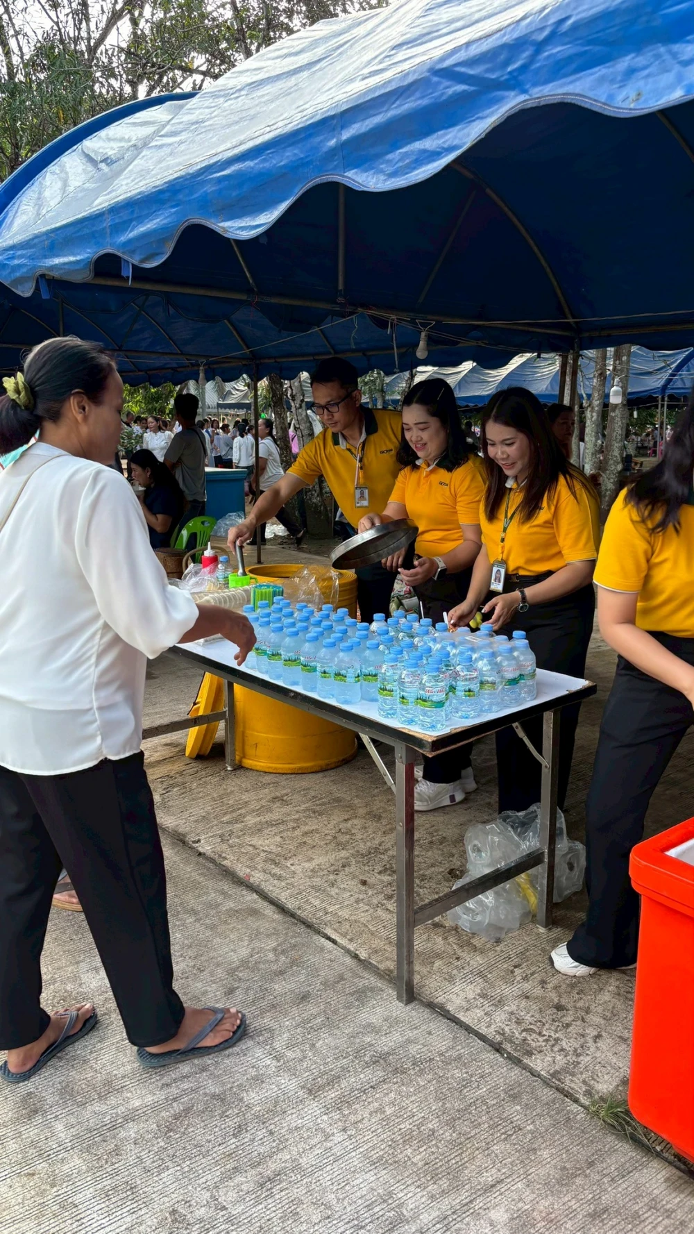 Global House Sawang Daen Din Supports Community through “Pan Sook Sang Roy Yim” CSR Initiative at Kathin Ceremony