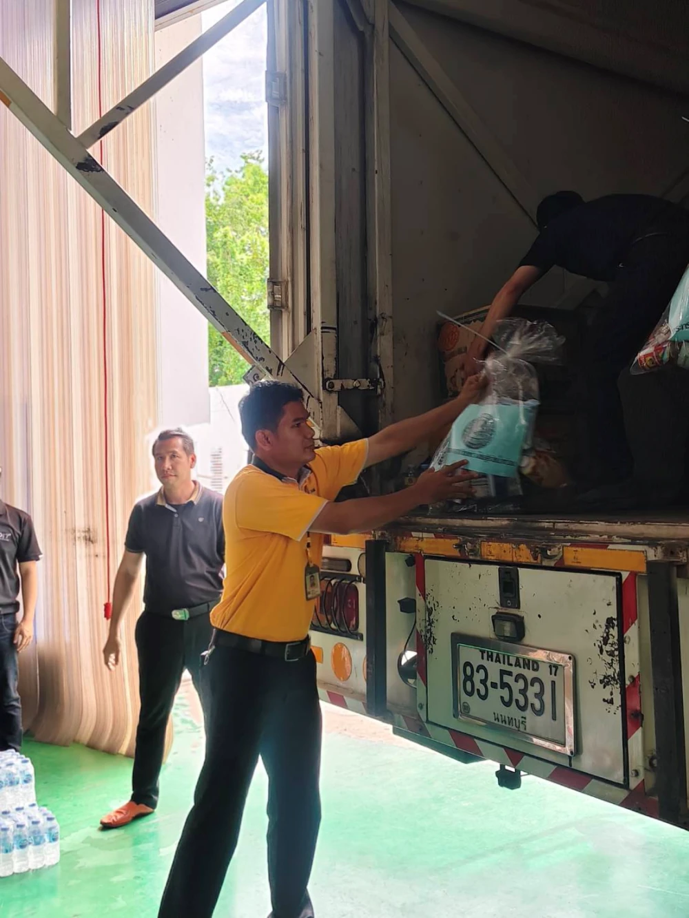 Global House Donates Bedding Sets to Support Flood-Affected Communities in Nan Province