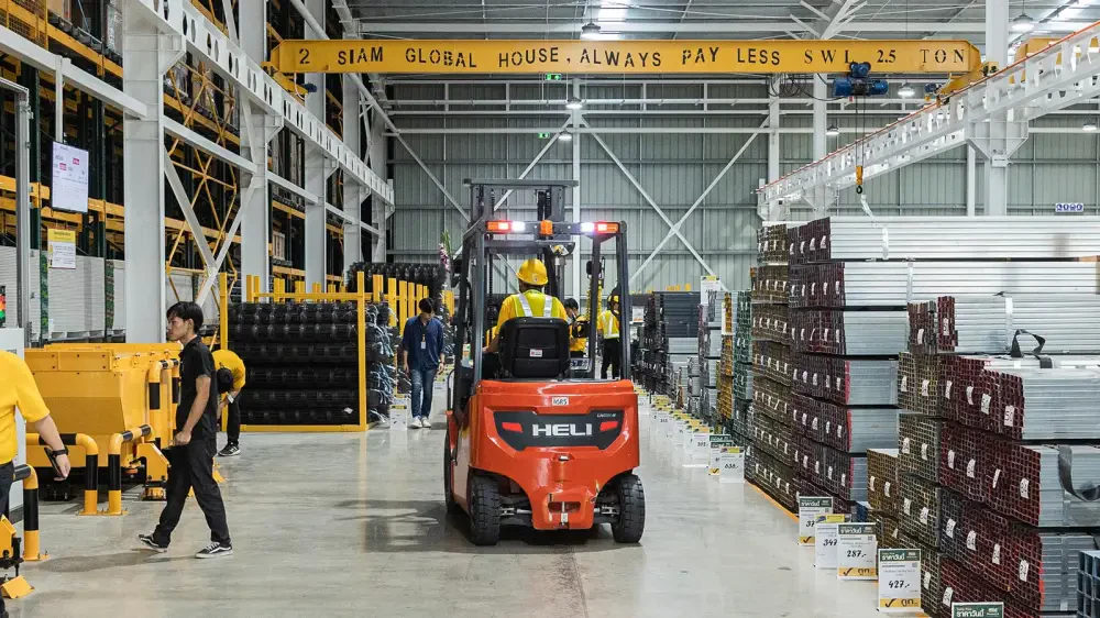 Electric Forklift and Electric Stacker Using